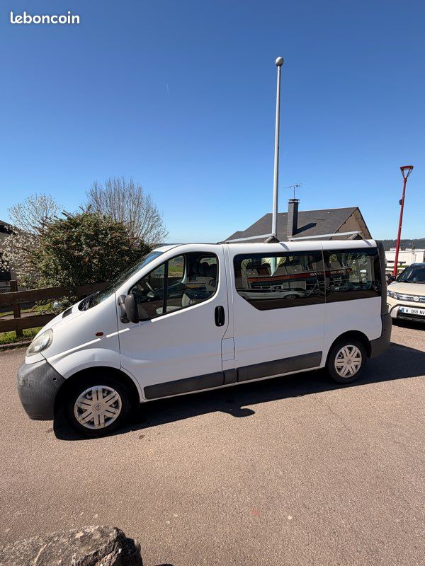 Opel Vivaro 1.9 DCI 82 cv 9 places 1ere Main (image 4)