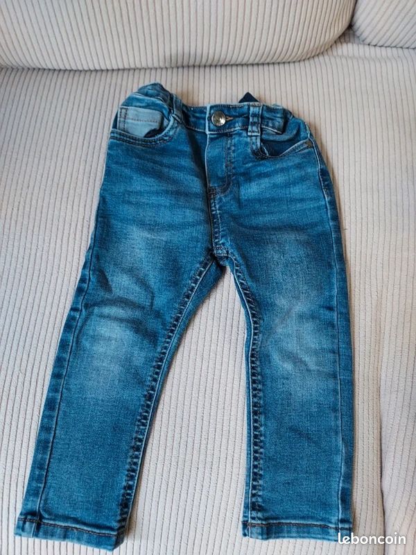 3 pantalons jeans 24 mois "Gémo" (image 2)