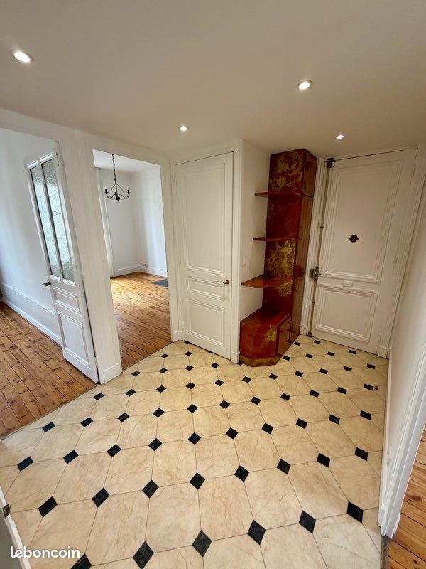Appartement 3 pièces 75 m² · à Saint-Étienne · 75 m² · 720 €/mois