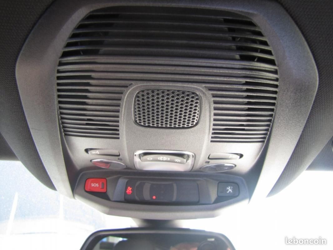 Peugeot 3008 II 1.5 BLUEHDI 130 S&S GT LINE (image 19)