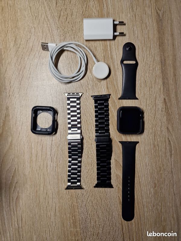 Apple Watch Series 3 (42mm, Gris Sidéral, GPS) - Excellent état + Accessoires (image 1)