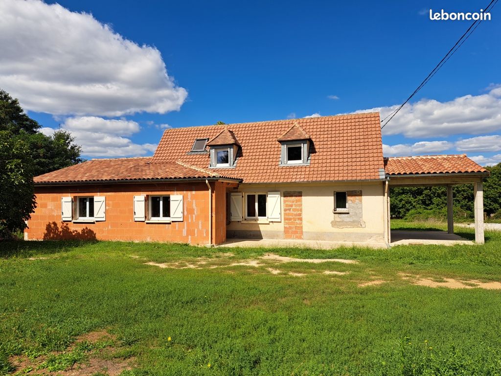 Maison 6 pièces 120 m² · à Gourdon · 120 m² · 150 000 €