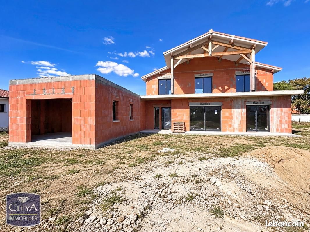 Maison 4 pièces 156 m² · à Haut-Mauco · 156 m² · 256 000 €