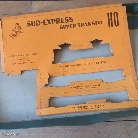 Lot Jouef écartement HO : rails en boîte, transformateur et éléments de gare - Collection