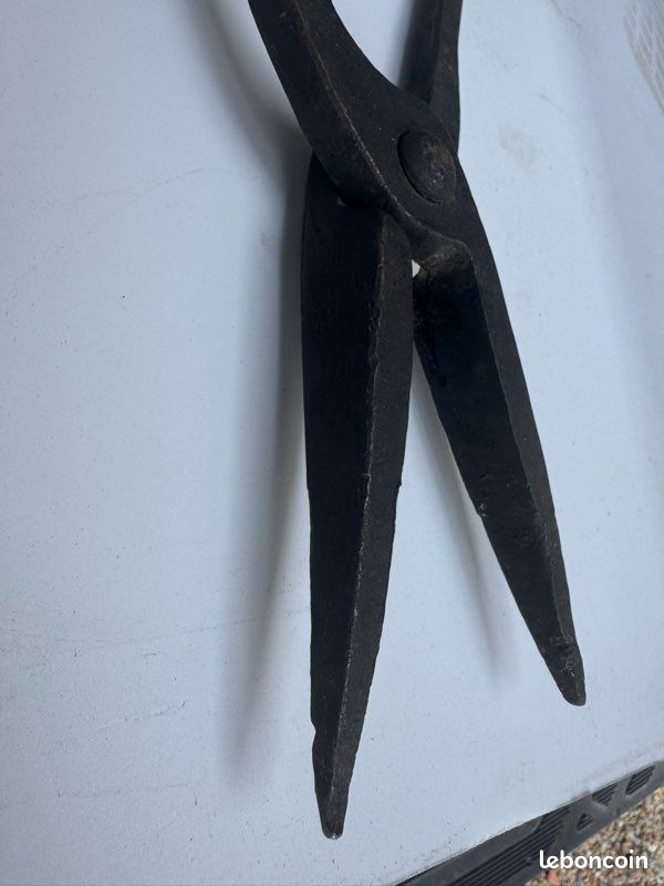 Pince de forgeron artisanal (image 2)