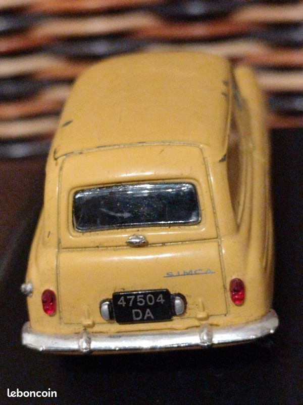 Voiture la poste (image 2)