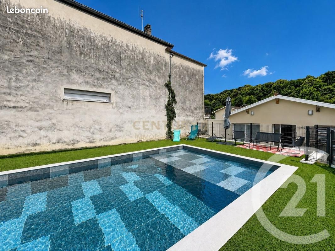 Maison 5 pièces 131 m² · à Vaulx-Milieu · 131 m² · 390 000 €