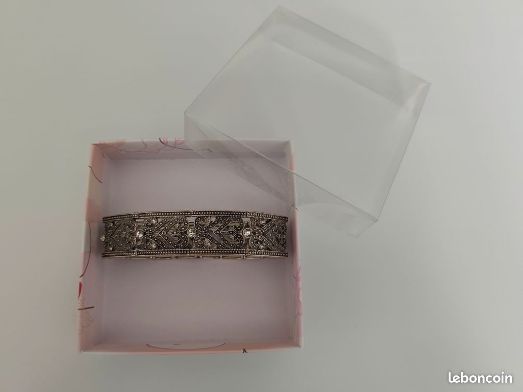 Montre femme seiko quartz vintage et un lot de bijoux fantaisie avec 2 ecrins (image 13)