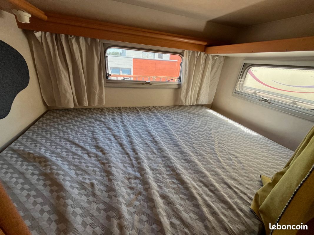 Camping car RIMOR KATA MARANO 8P moins de 7 mètres - grande soute (image 8)