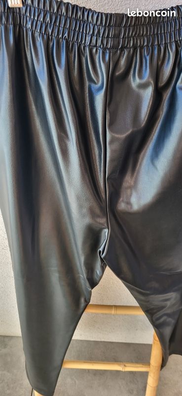 Pantalon simili cuir femme (image 6)