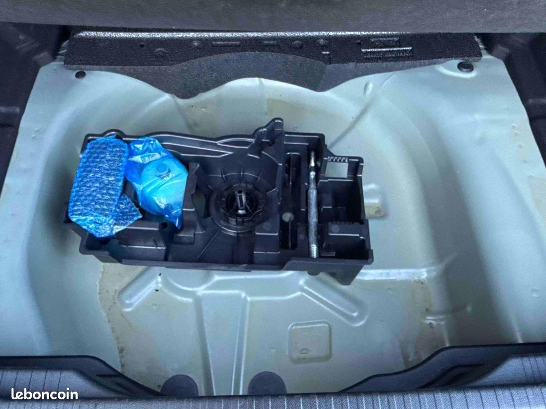 Citroen C4 1.2 Hybride 136ch S&S PLUS Automatique (image 6)