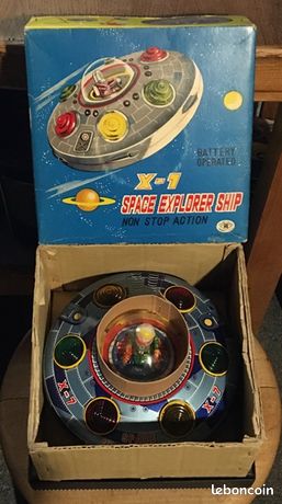 Vaisseau Spatial Soucoupe Volante Vaisseau Spatial Extraterrestre Isolé