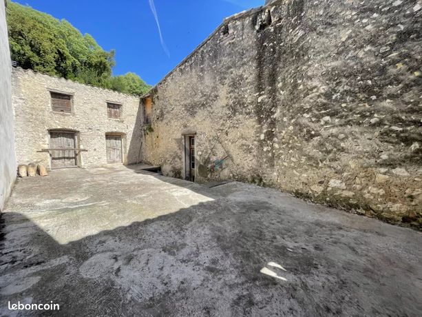 Maison 10 pièces 350 m²