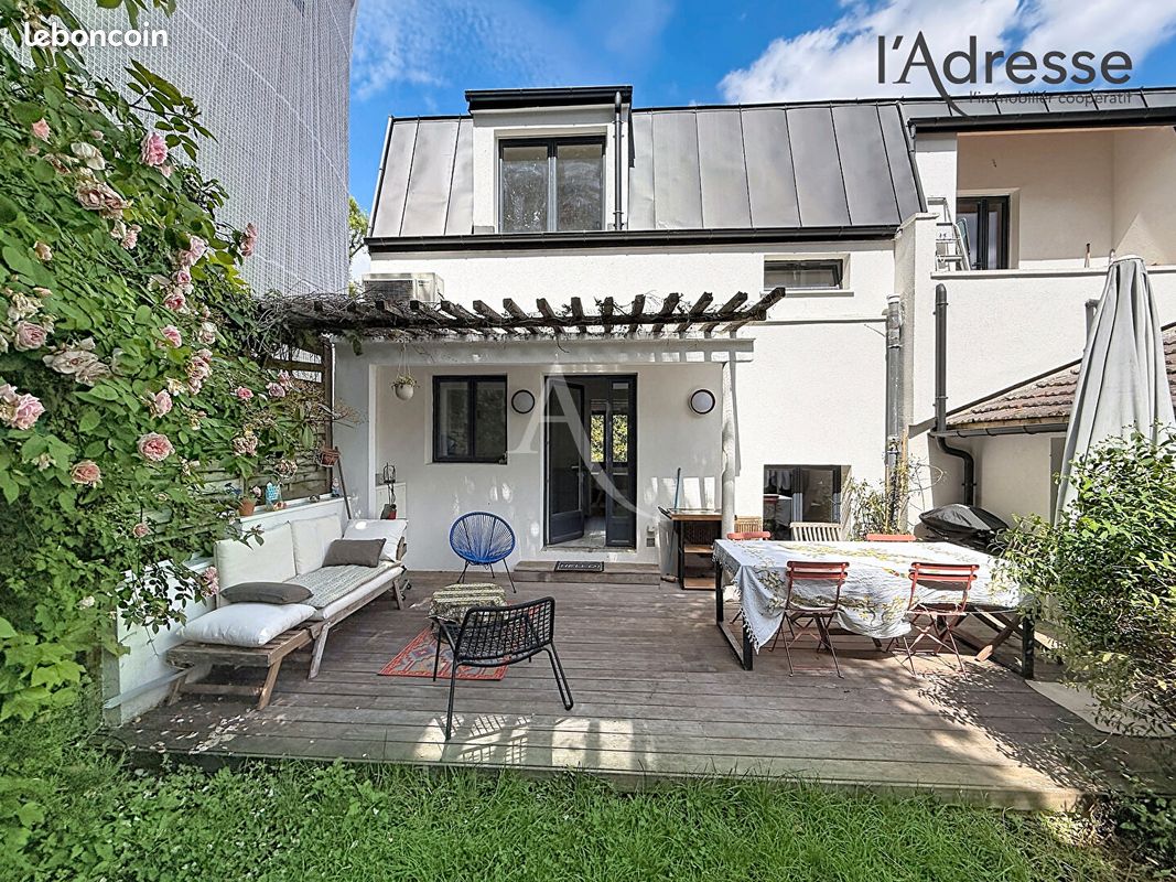 Maison 6 pièces 180 m² · à Suresnes · 180 m² · 1 390 000 €