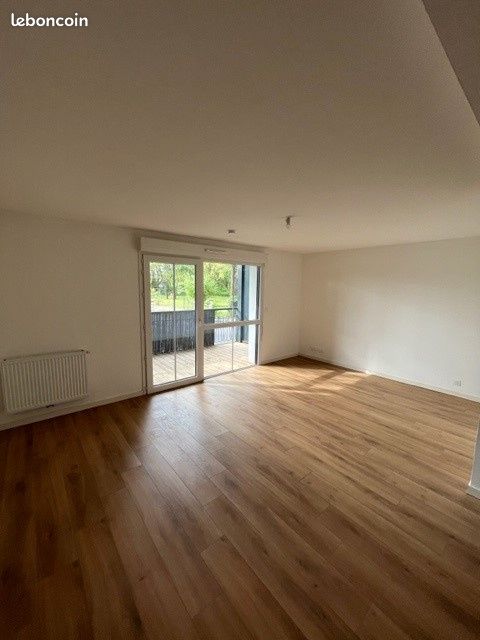 Studio 1 pièce 35 m² - Latresne 33360 (image principale 0)