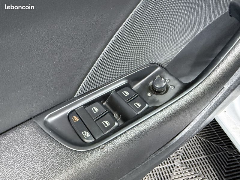 Audi A3 BERLINE 1.6 TDI 105CH FAP AMBITION (image 5)