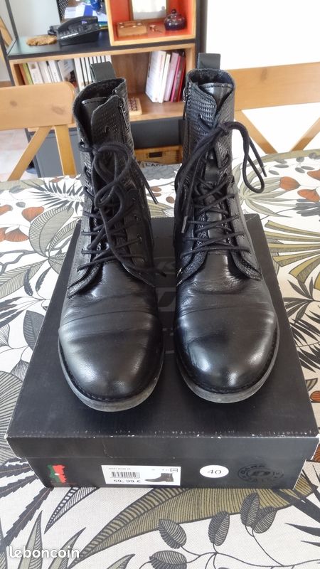 Bottines En Daim Noir Pointure 40 - Marque MNTG - Occasion Comme Neuve (portée Une Fois)