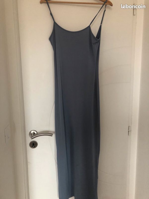 Robe moulante (image 1)