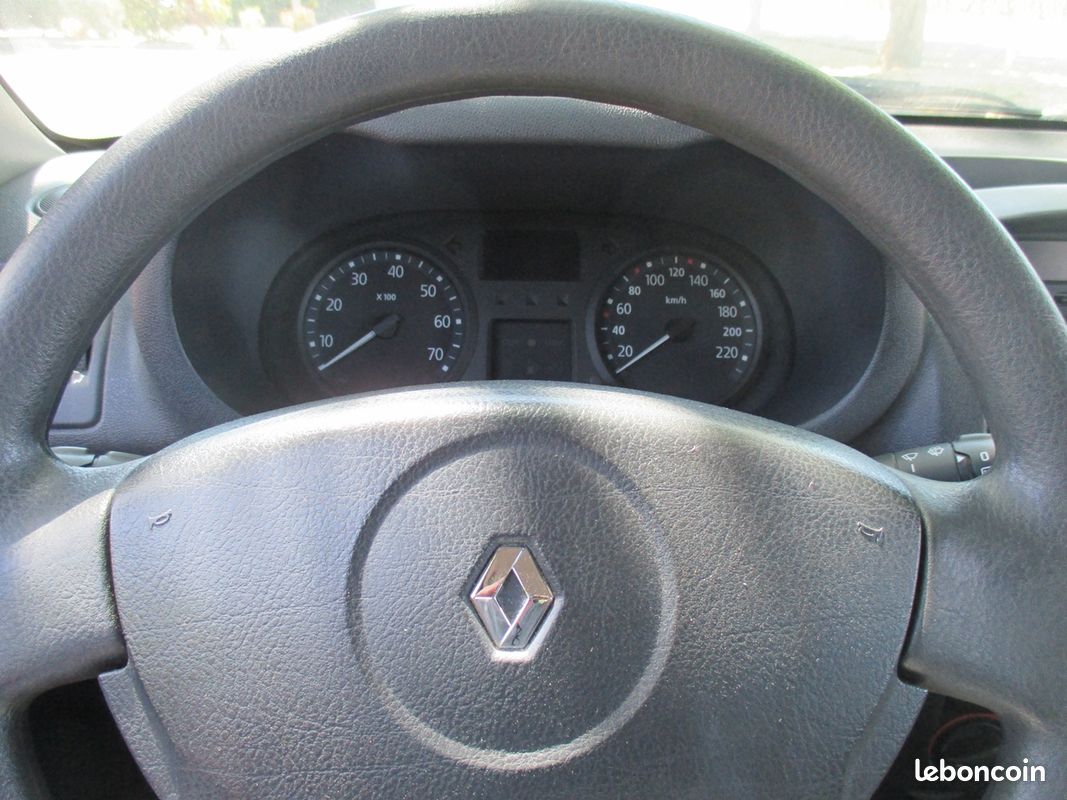 Renault CLIO II CAMPUS 1.5 DCI 65CH AUTHENTIQUE 5P (image 15)