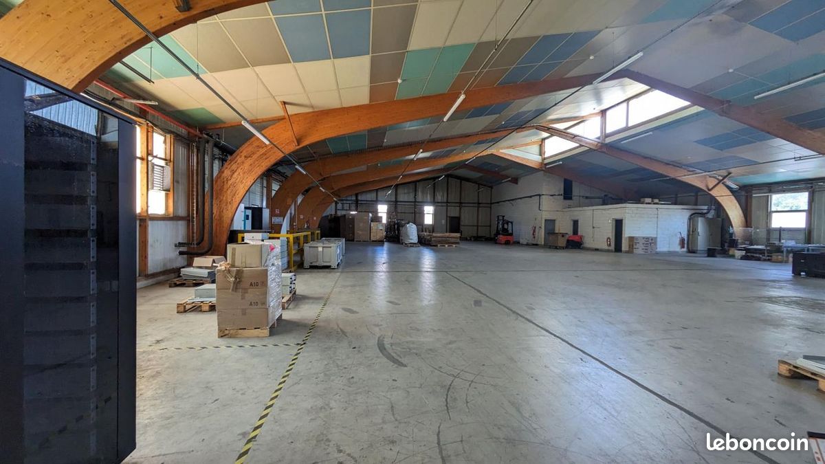 Bureaux 3 400 m² (image 10)