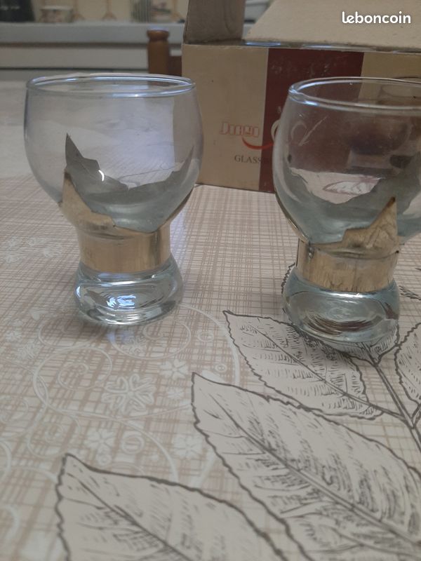 Vend 6 verres avec décoration métallique (image 1)