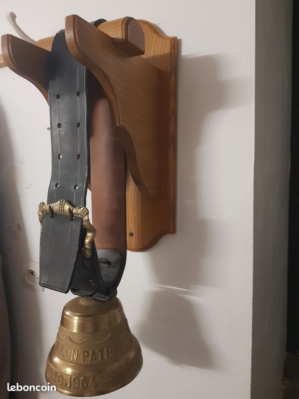 Support pour cloche à vache (image 1)