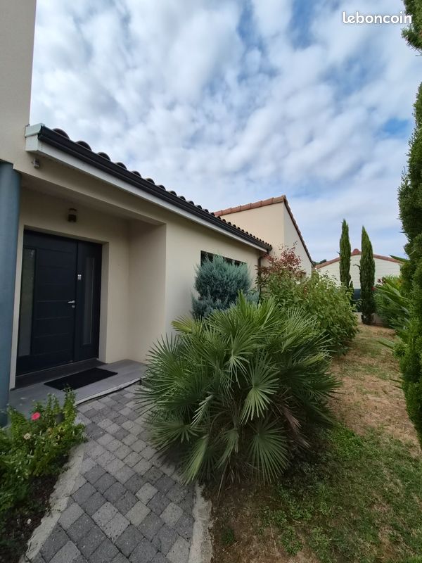 Maison 4 pièces 136 m² · à Péchabou · 136 m² · 550 000 €