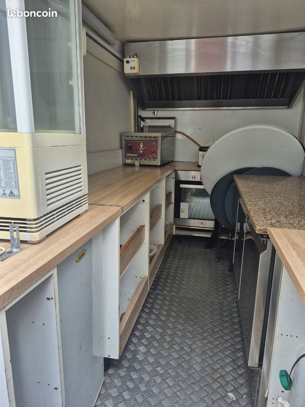 Food truck (image 1)