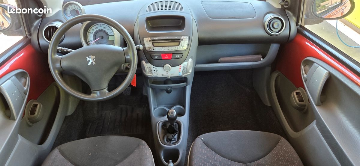 Peugeot 107 1.0l 68 ch climatisation 5 portes (image 4)