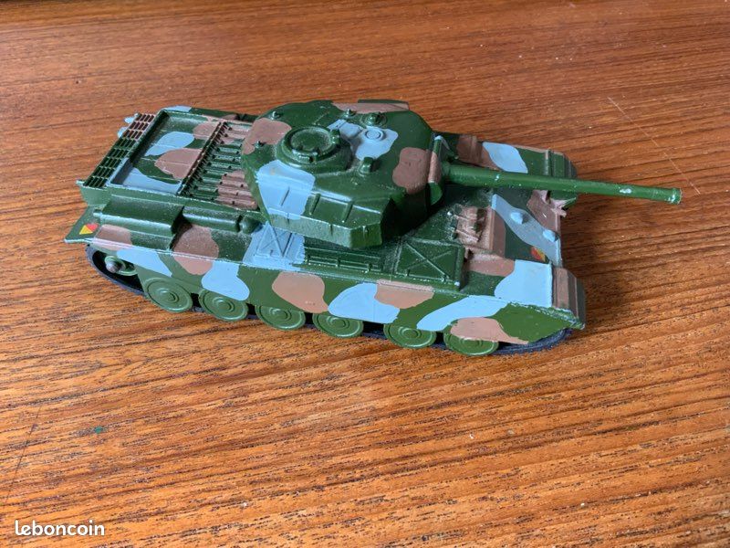 Dinky Toys Centurion Tank - 651 (image 1)