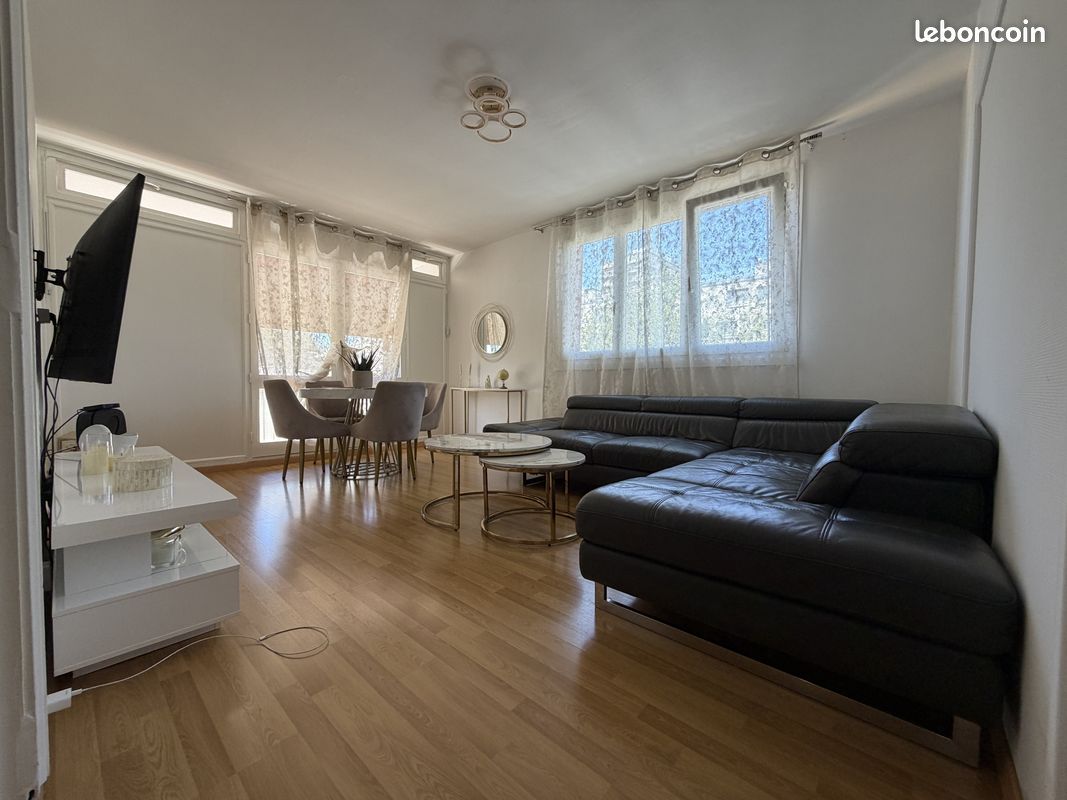 Appartement 4 pièces 89 m² · à Rillieux-la-Pape · 89 m² · 950 €