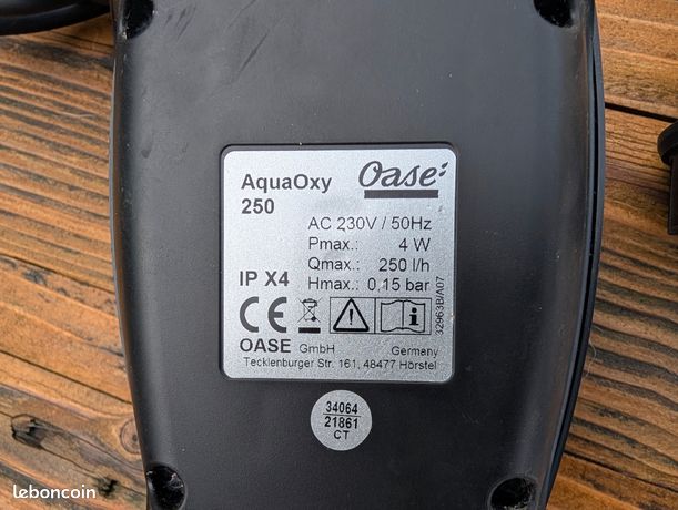 Oase AquaOxy 250 Aérateur De Bassin 250 L/h Pompe à Oxygène Silencieuse Avec 10m Tuyau Et Pierre D'Aération
