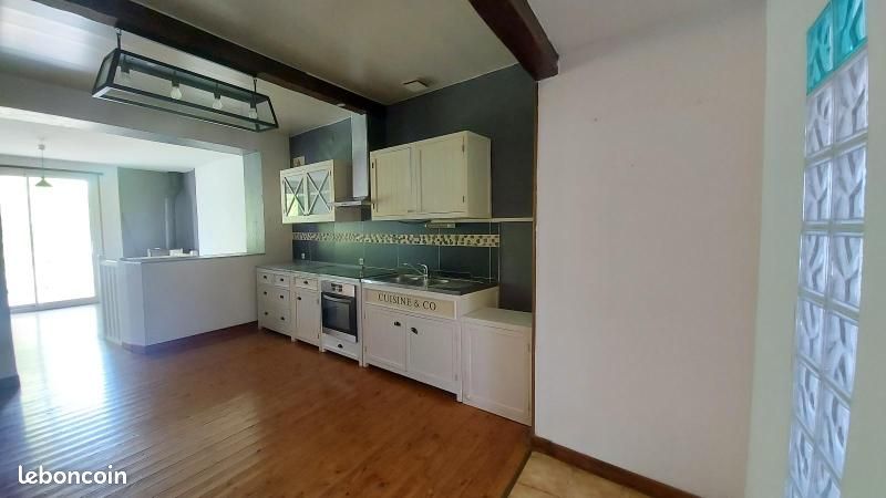Maison 3 pièces 69 m² · à Les Herbiers · 69 m² · 750 €
