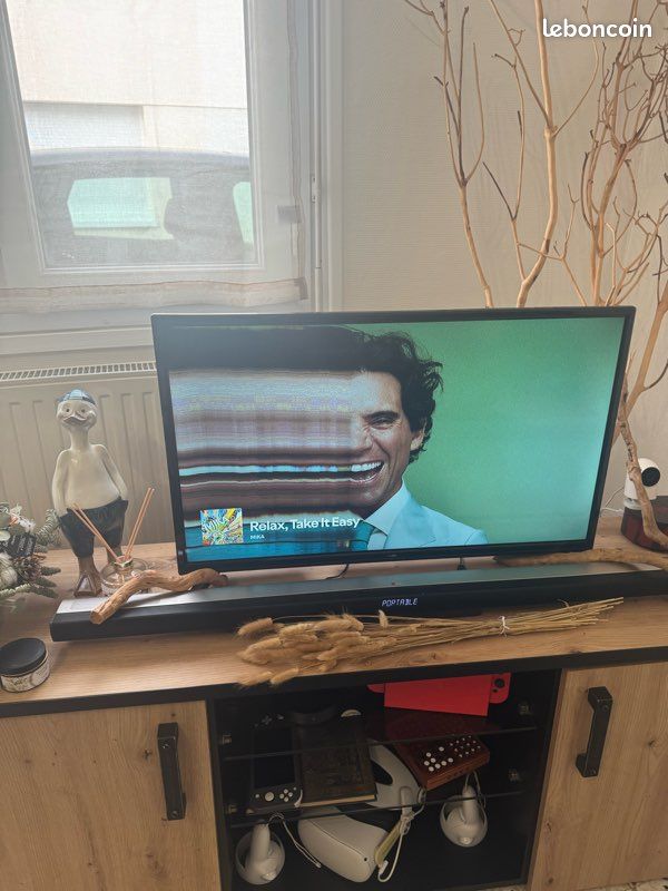 Television (image 1)