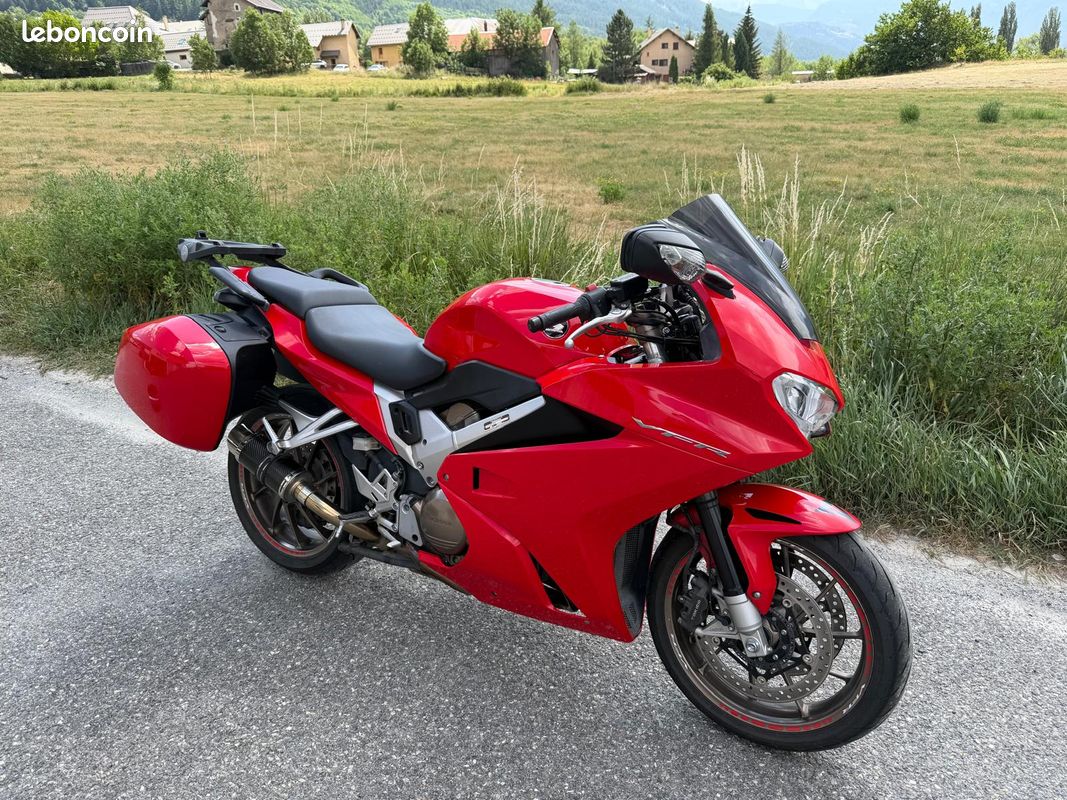 Honda 800 vfr f 2014 (image 3)