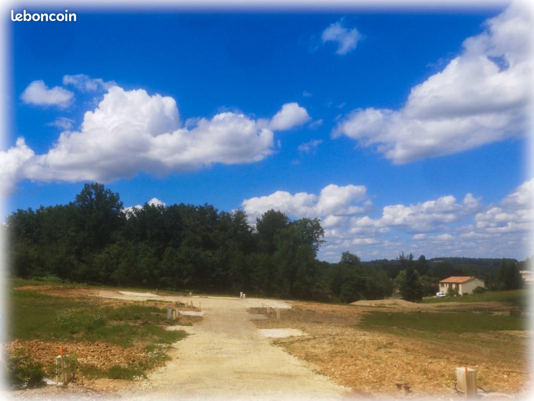 Terrain 1 180 m² Sanilhac · 38 000 €