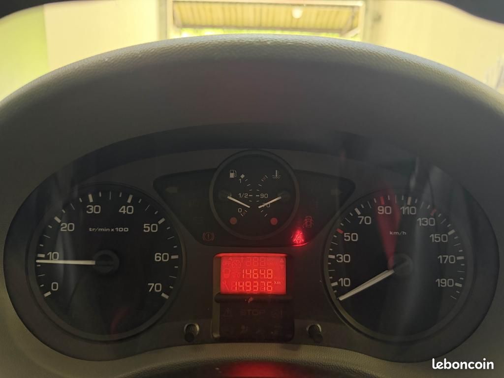 PEUGEOT EXPERT 1.6l HDi 90ch Tepee Confort Pack Court - 9pl + Double Ouverture (image 27)