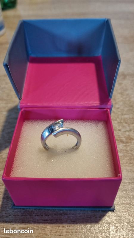 Bague argent avec pierre transparente Montres Bijoux