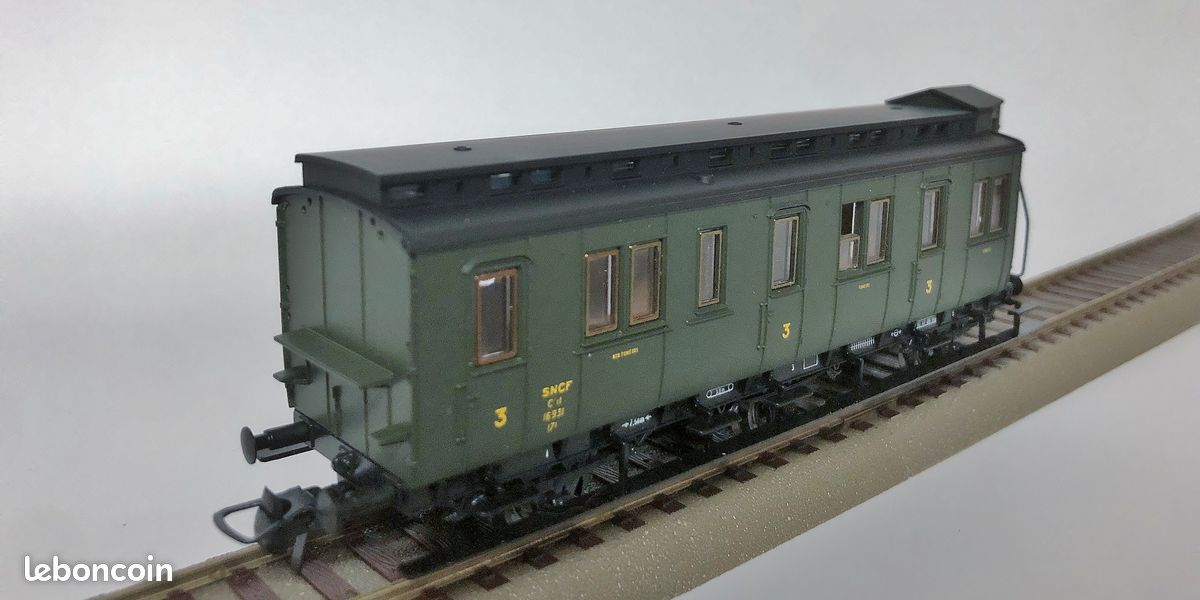 PIKO 53329 - Voiture à compartiment C9ty, 3CL, N°11015, SNCF