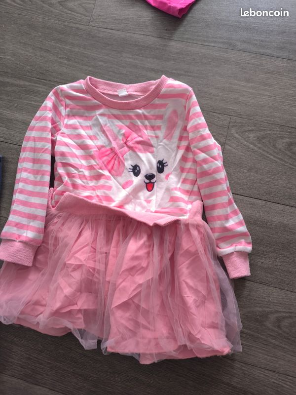 Gros lot de vêtements chaussures pour fille 4 ans/6ans chaussures pointure(25/30) (image 13)
