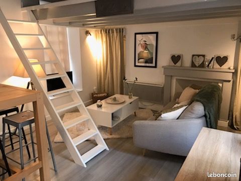 Studio 26 m² Hyper Centre rue Gambetta - Poitiers 86000 (image principale 0)