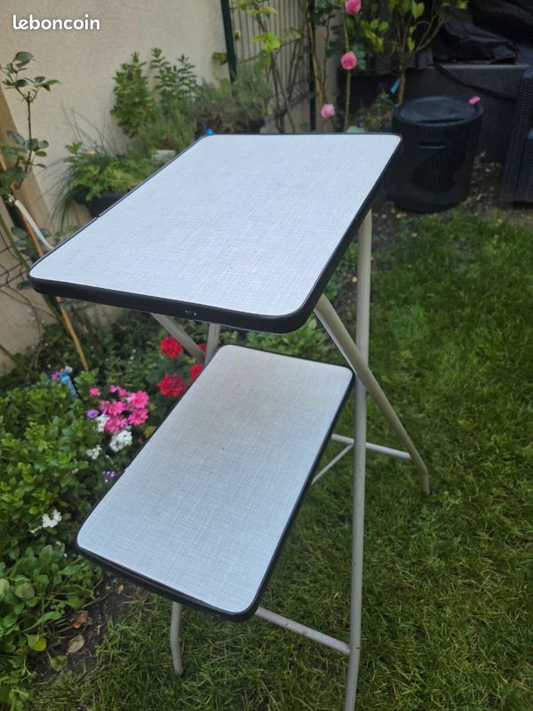 Table pour projecteur (image 1)