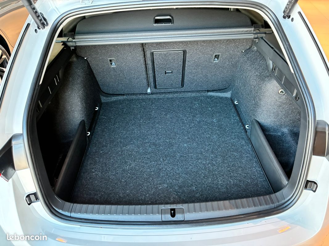 SKODA OCTAVIA COMBI SELECTION 2.0 TDI 150 ch SCR DSG7 (image 9)