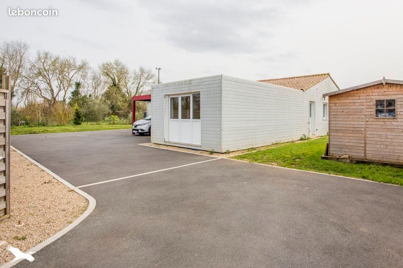 Maison 6 pièces 164 m² · à La Ronde · 164 m² · 317 700 €