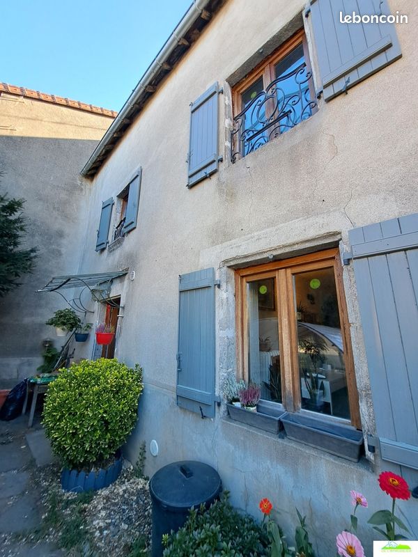 Maison 4 pièces 104 m² · à Manzat · 104 m² · 96 000 €