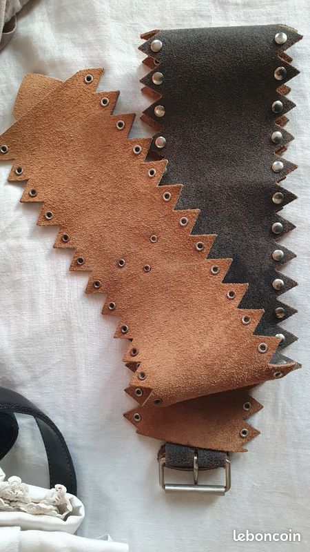 Ceinture Marron En Cuir Véritable – Taille 32, Clous Et Coutures Design, Occasion Très Bon état