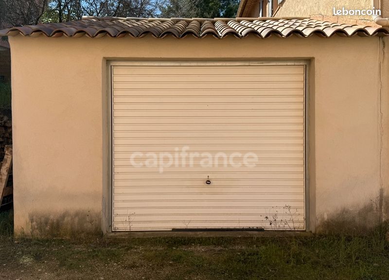 Parking 25 m² · à Pertuis · 25 m² · 25 000 €