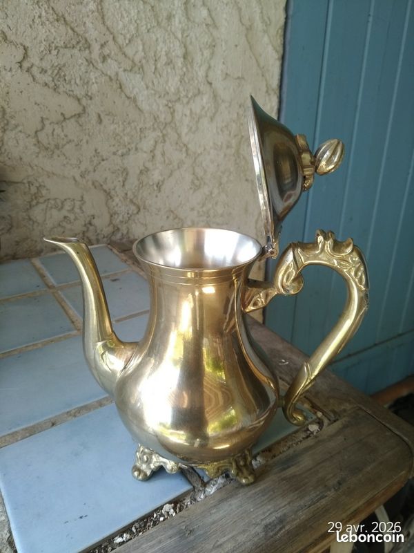 Cafetière de décoration en laiton massif (image 4)