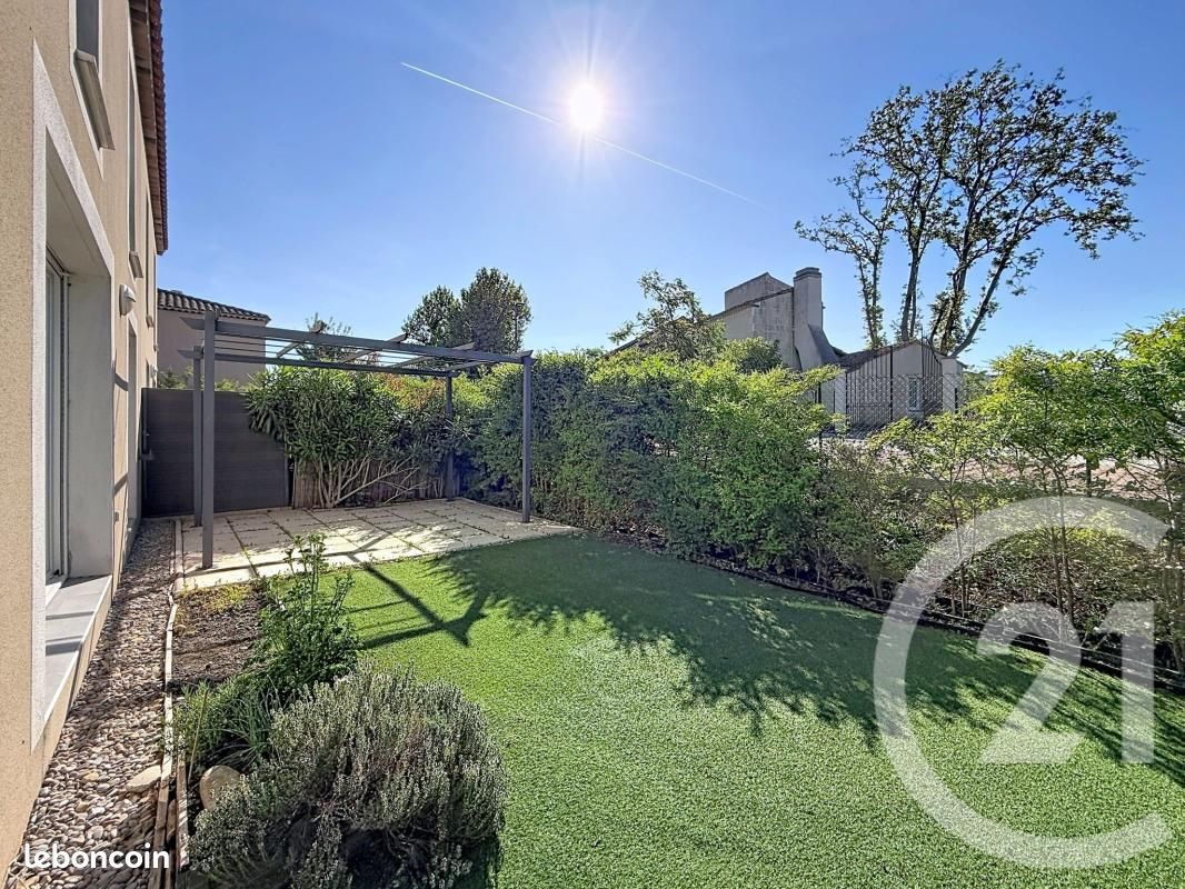 Maison 4 pièces 90 m² · à Saint-Martin-de-Crau · 90 m² · 294 000 €