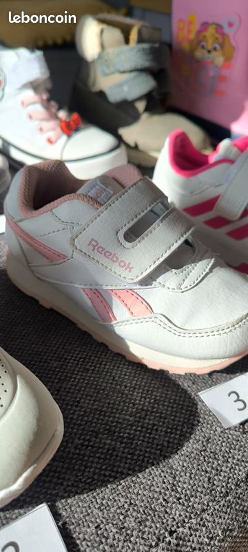 Chaussures baskets sneakers bottes bottines pantoufles enfant